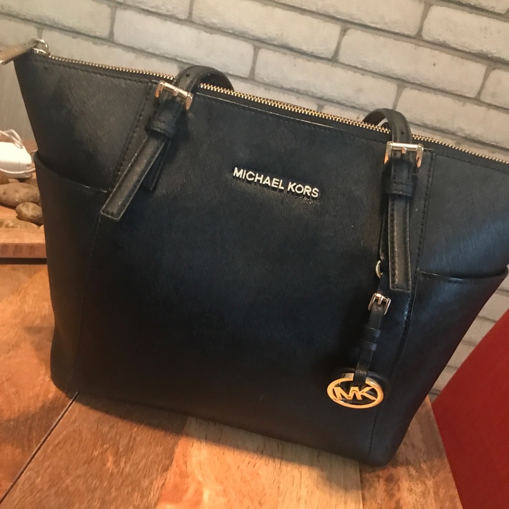 Black Michael kors purse